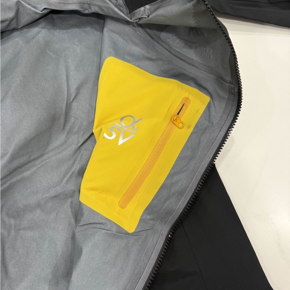 Arcteryx SV6 Jacket Men's Size Large - Picture 5 of 5